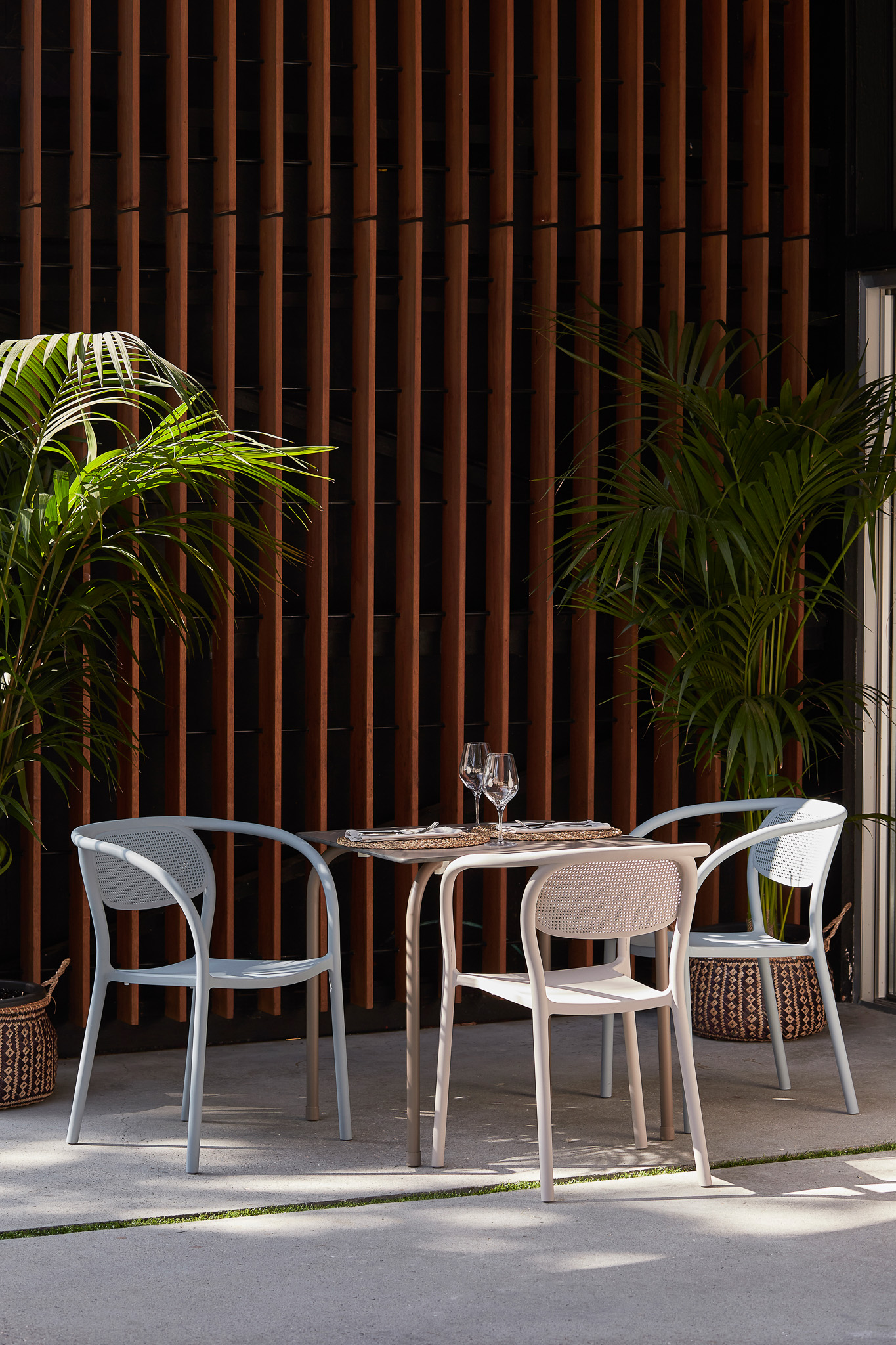 SILLA EXTERIOR NOON 662-2