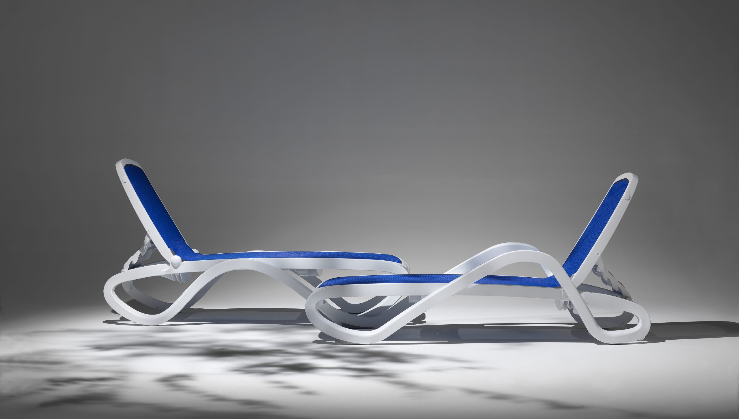 TUMBONA Nardi_sunloungers_ALFA_bianco-blu_views_HR
